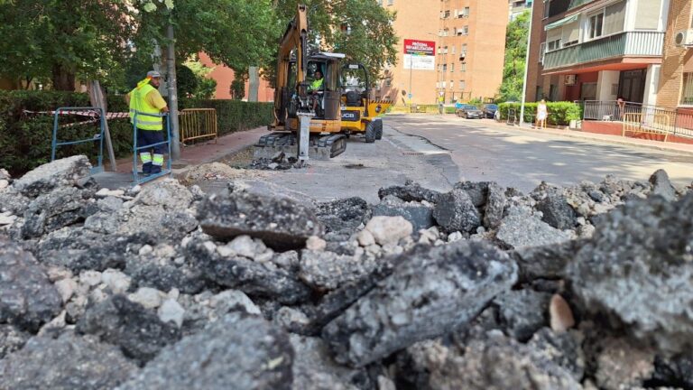 Inicio de las obras de pavimentación en Nueva Alcalá y Tabla Pintora